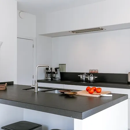 Josephine Βίλα *